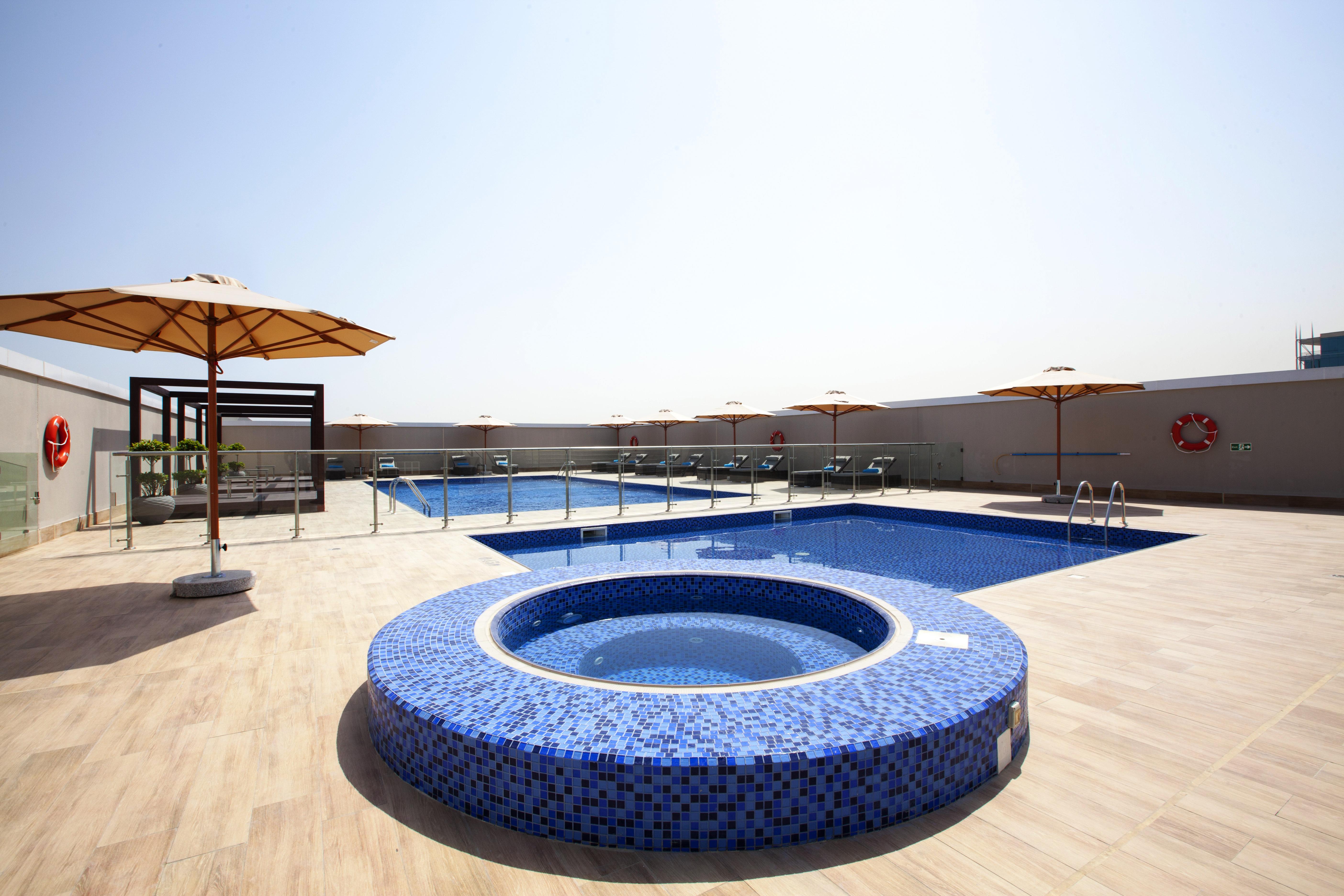Flora Inn Hotel Dubai Airport Exterior foto